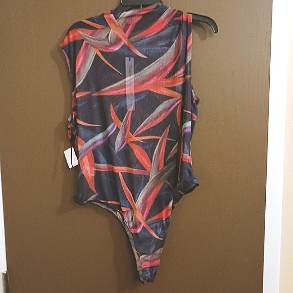 AKIRA Mesh 2-Piece Set - Picture 2 of 4